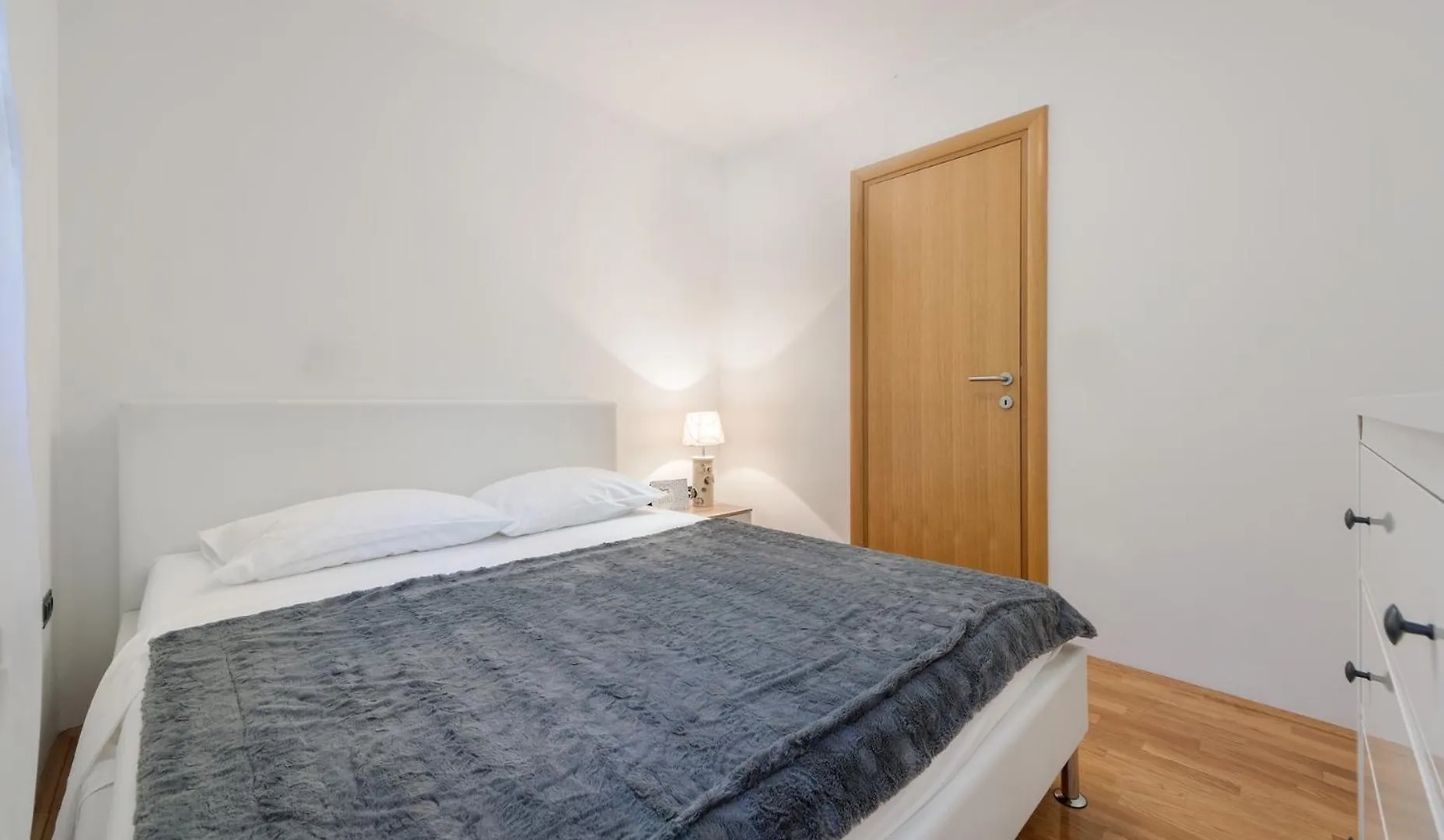 Apartment Nala - Detached House, Walk To Beach Pula Holiday home