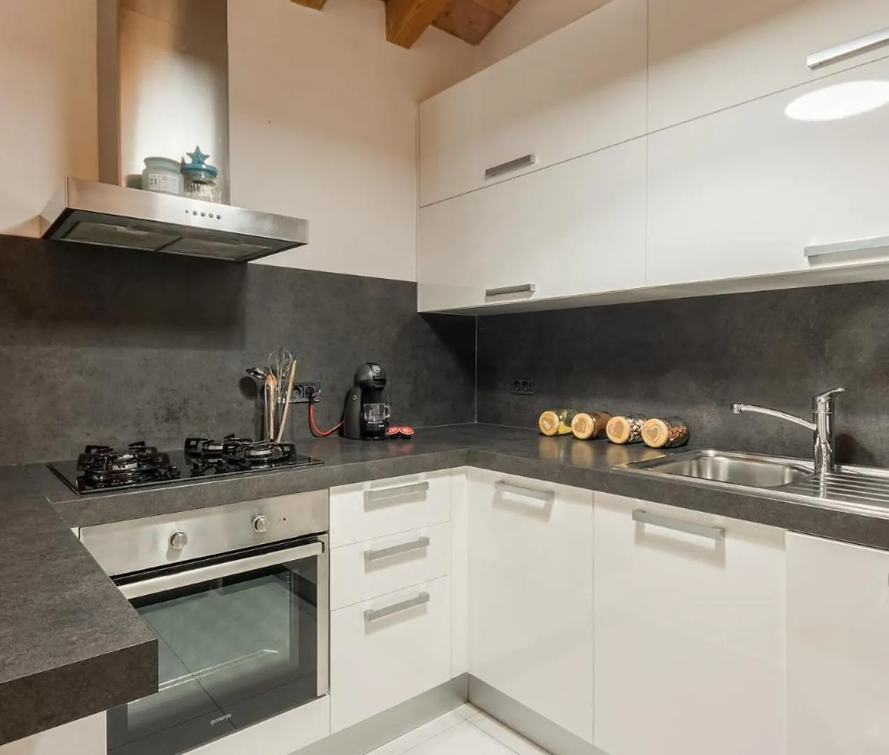 Holiday home Apartment Nala - Detached House, Walk To Beach Pula Croatia